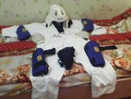 Форма и защита для тхэквандо Продам костюм и защиту (шлем, наколенники, на локти, на кисти, ракушку) для занятия тхэквондо на мальчика 8-10 лет за 800, Нижний Новгород - Спортивная одежда